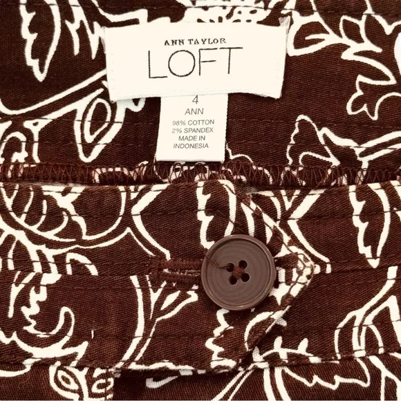 Ann Taylor LOFT Size 4 Ann Brown/White Floral Crop Pants w/Button Detail at Hem - Picture 3 of 5